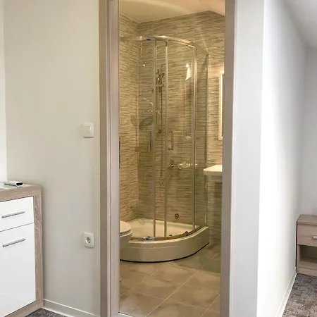 Roompoint 3* Liubliana