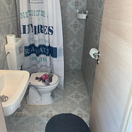 Roompoint Bed & Breakfast 3*