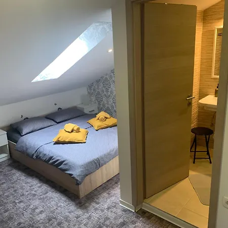 Roompoint 3* Liubliana