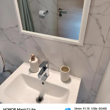 Roompoint Bed and breakfast 3*
