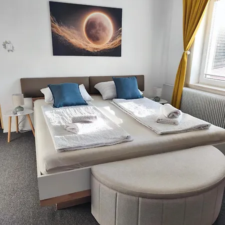 Roompoint Bed & Breakfast 3*